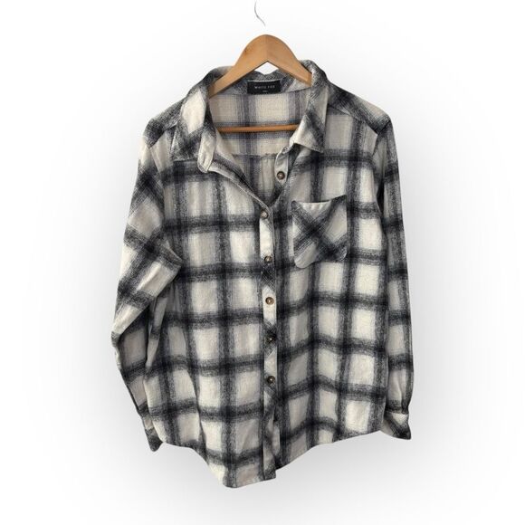White Fox Boutique Jackets & Blazers - WHITE FOX boutique Black and White Plaid Button-Up Shirt Jacket small / medium